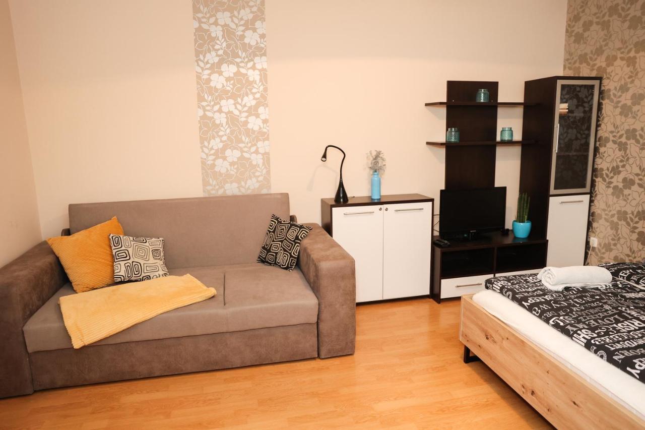 Charming & Unique Apartment In Budapest Vibrant City Center Exteriör bild