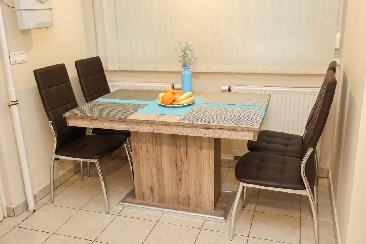 Charming & Unique Apartment In Budapest Vibrant City Center Exteriör bild